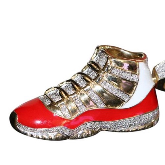 Meet your Posher, Julian - Picture 1 of 1